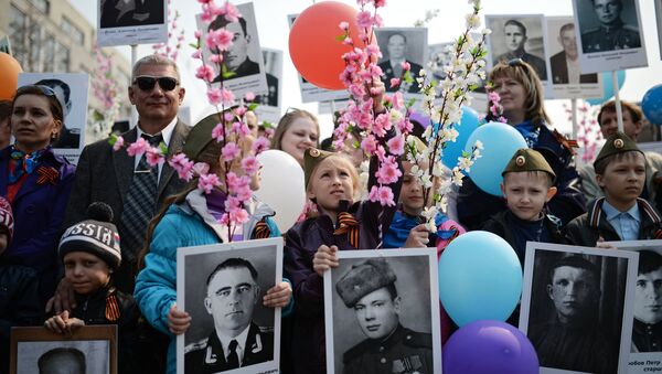 俄西伯利亚地区举行胜利日阅兵和“不朽军团”游行 - 俄罗斯卫星通讯社