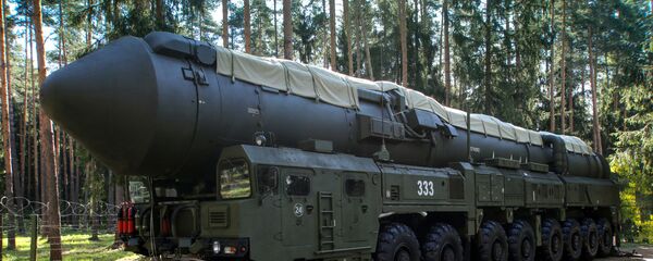 Подвижный грунтовой ракетный комплекс (ПГРК) Ярс в Тейковской ракетной дивизии РВСН - 俄罗斯卫星通讯社