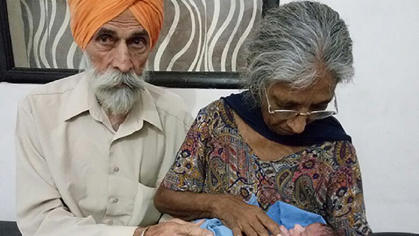 印度一70岁妇人在有生之年首次成为母亲 - 俄罗斯卫星通讯社