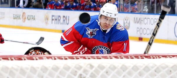 索契夜間冰球聯賽:普京攻入一球 亮點多多 索契夜間冰球聯賽:普京攻入一球 亮點多多 - 俄羅斯衛星通訊社