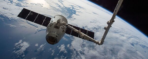 太空探索科技公司计划在2017年开始向宇宙空间站发送“龙”号多次使用货运飞船 - 俄罗斯卫星通讯社