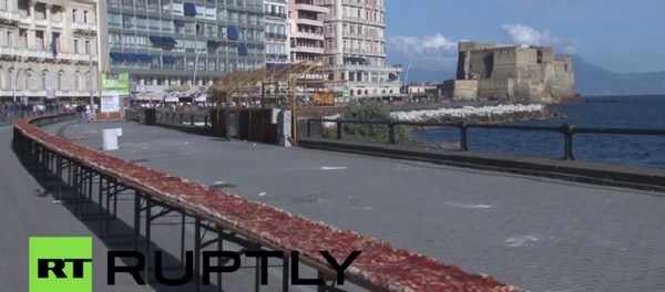 那不勒斯制造出长度为2千米的披萨 - 俄罗斯卫星通讯社