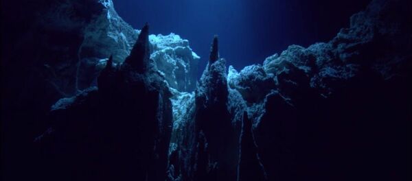 中國“奮鬥者”號載人潛水器在馬里亞納海溝成功坐底 下潛深度達10909米 - 俄羅斯衛星通訊社