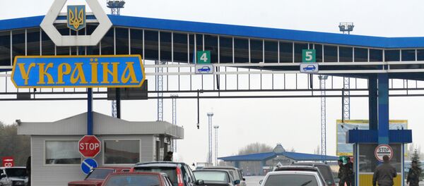 На международном пограничном автомобильном пункте пропуска Гоптивка на границе России и Украины - 俄罗斯卫星通讯社