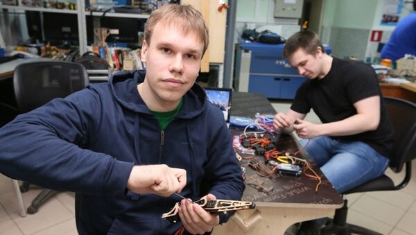 俄大學生研制智能搜救蜘蛛機器人 - 俄羅斯衛星通訊社