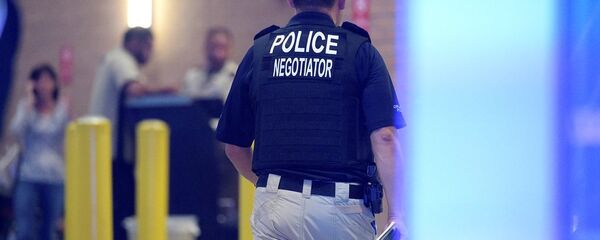 媒体：美国两人向哀悼仪式开火 致2死8伤 - 俄罗斯卫星通讯社