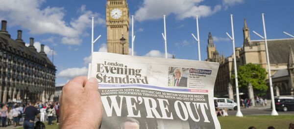 媒體:英國官員在星巴克店裡開會討論脫歐事宜 媒體:英國官員在星巴克店裡開會討論脫歐事宜 - 俄羅斯衛星通訊社