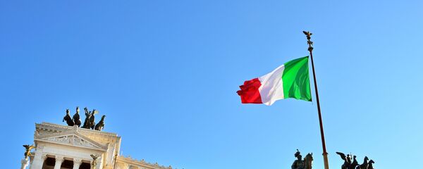 Национальный флаг Италии в Риме - 俄羅斯衛星通訊社
