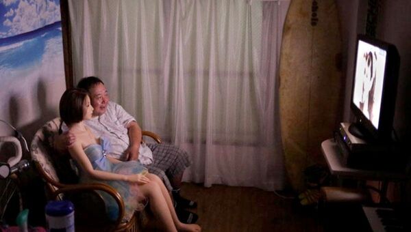 一日本人為一個充氣娃娃拋棄妻子 - 俄羅斯衛星通訊社