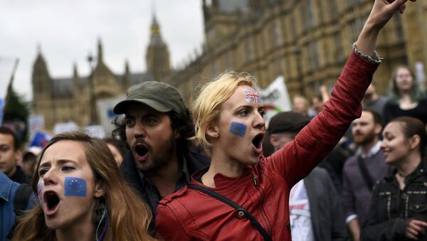伦敦约有十万人抗议英国脱欧 - 俄罗斯卫星通讯社