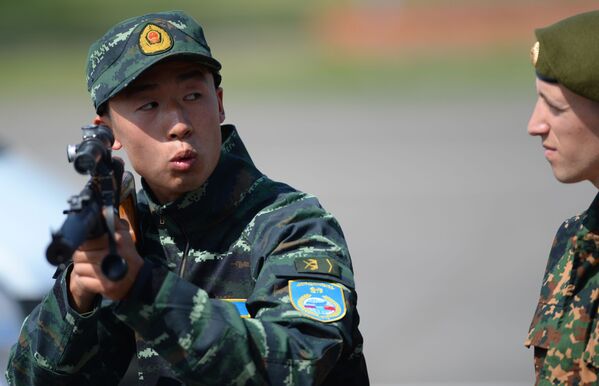 俄羅斯國民近衛軍與中國武警部隊舉行聯合反恐訓練 - 俄羅斯衛星通訊社