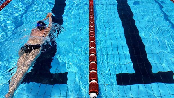 馬德里市政府允許市民不穿泳衣和泳褲進入游泳池 - 俄羅斯衛星通訊社