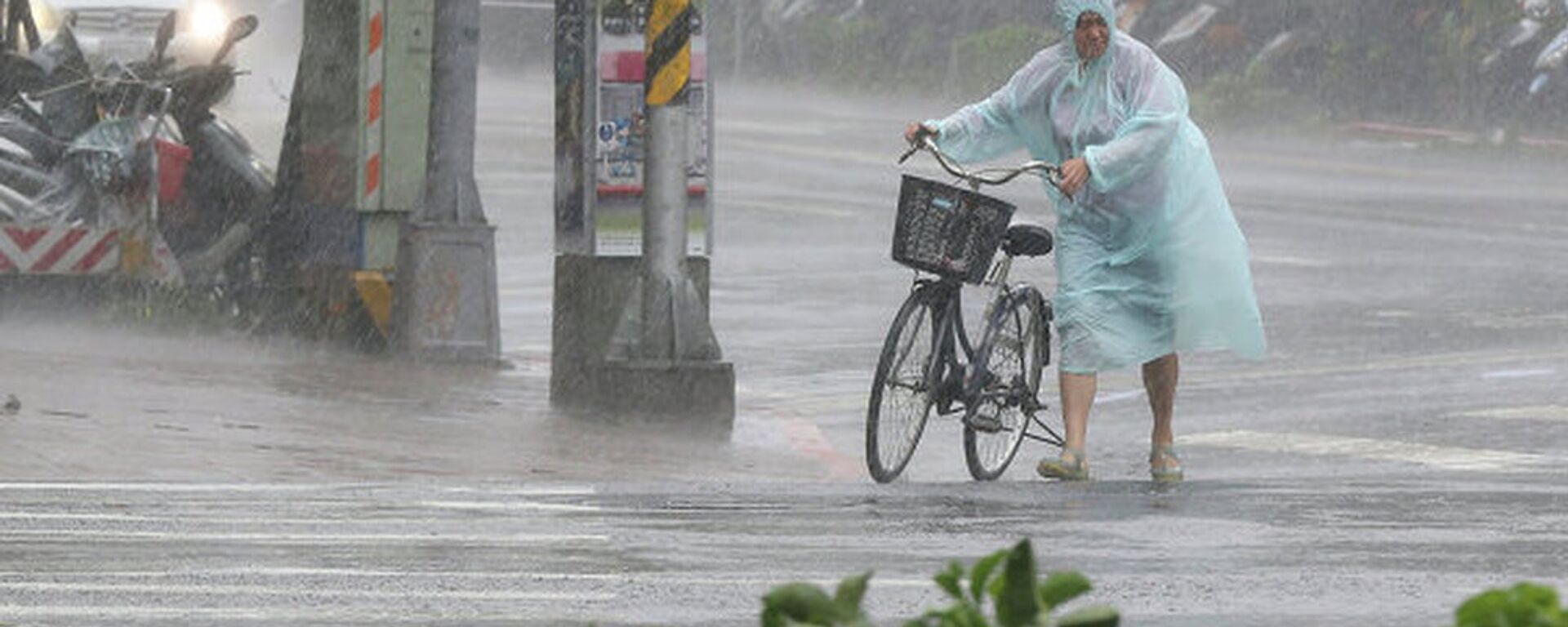 颱風“塔巴”已在中國南部廣東省沿海地區登陸，帶來強風暴雨 - 俄羅斯衛星通訊社, 1920, 08.09.2025