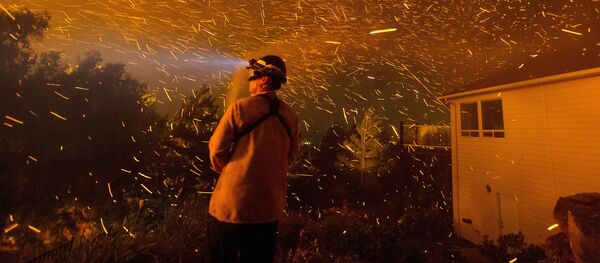 媒体：美国奥克兰夜店火灾中9死25下落不明 - 俄罗斯卫星通讯社