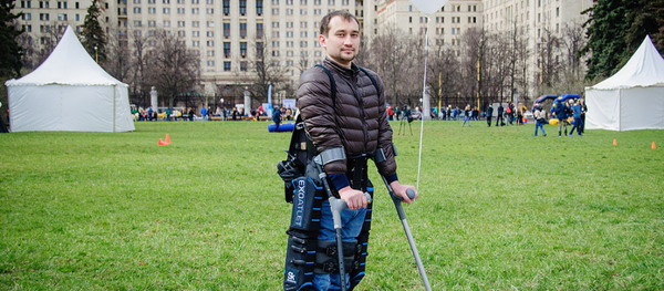 動力服 - 俄羅斯衛星通訊社