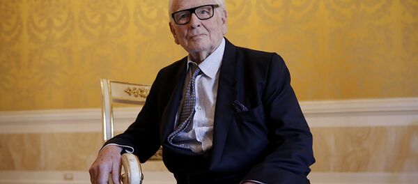 皮爾·卡登 - 俄羅斯衛星通訊社