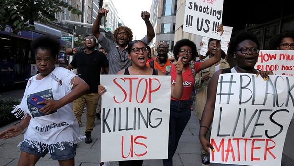 美國擊斃黑人警察宣告無罪引發洛杉磯抗議 - 俄羅斯衛星通訊社