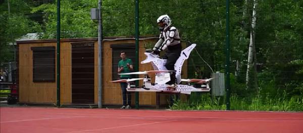 俄罗斯研制出飞行摩托车 - 俄罗斯卫星通讯社