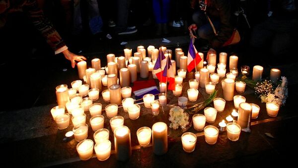 尼斯恐袭事件后法国总统宣布全国哀悼三天 - 俄罗斯卫星通讯社