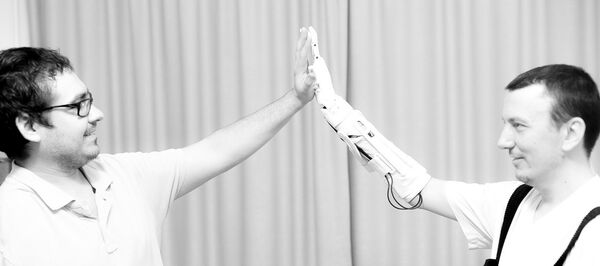 俄罗斯工程师制造出独特的机器人手 俄罗斯工程师制造出独特的机器人手 - 俄罗斯卫星通讯社