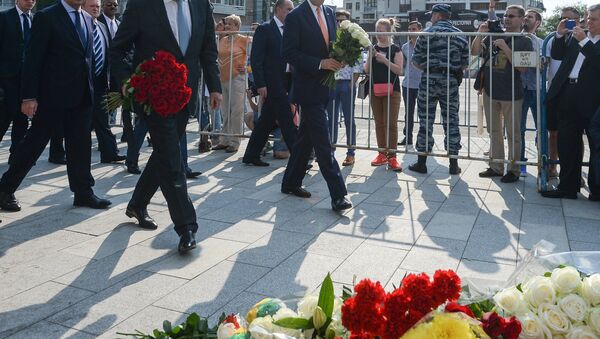 拉夫罗夫和克里前往法国使馆悼念恐怖袭击受害者 - 俄罗斯卫星通讯社
