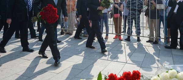 拉夫羅夫和克里前往法國使館悼念恐怖襲擊受害者 - 俄羅斯衛星通訊社