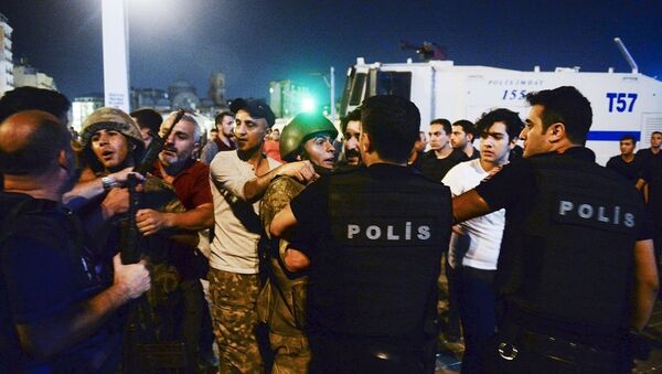 土耳其发生试图政变事件后被扣押的军人达到1563人 - 俄罗斯卫星通讯社