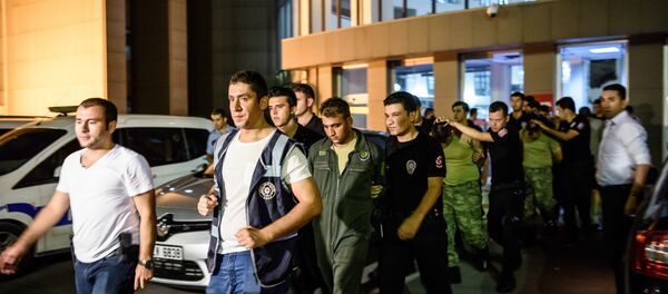 土耳其副总理:政变后国家上千军人被通缉 土耳其副总理:政变后国家上千军人被通缉 - 俄罗斯卫星通讯社