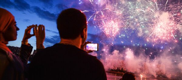 近10萬人觀賞莫斯科煙花節 - 俄羅斯衛星通訊社
