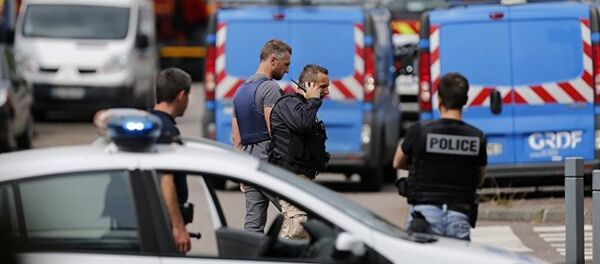 外媒：从巴黎奥利机场西航站楼疏散约3千人 - 俄罗斯卫星通讯社