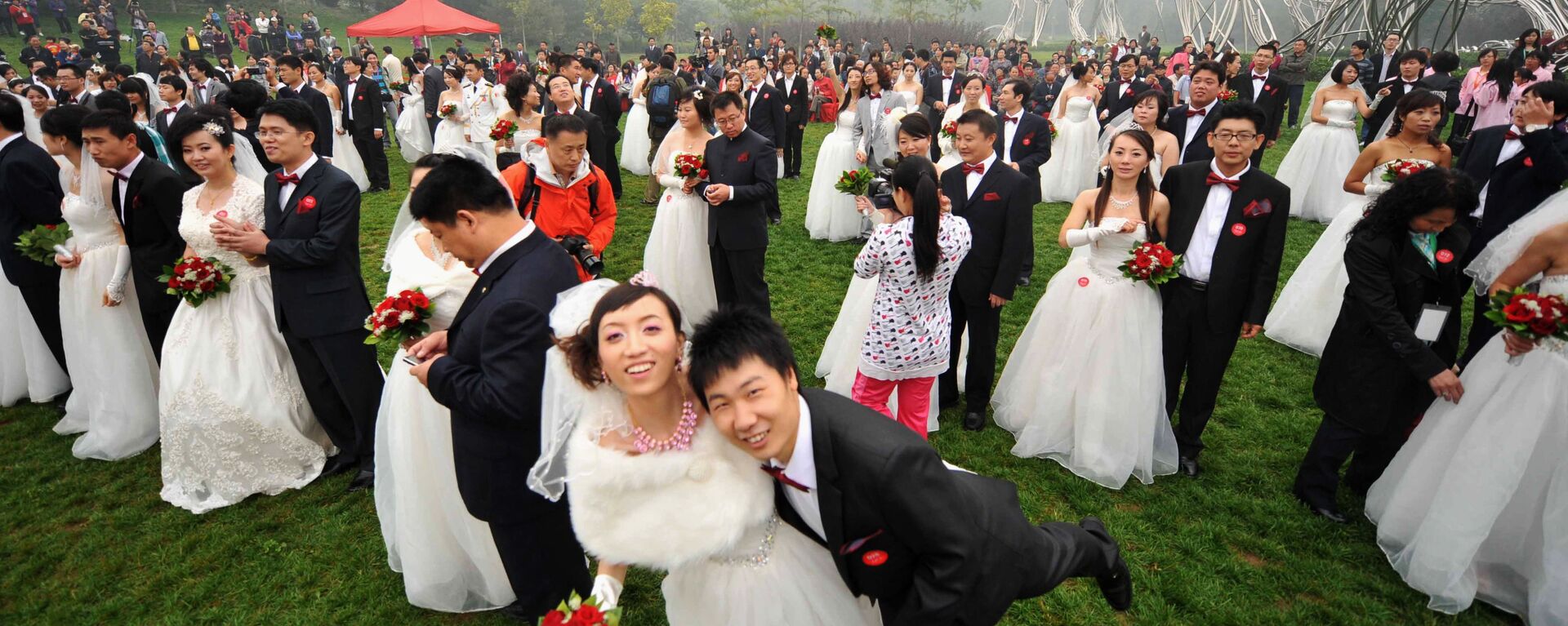 中国男性婚姻满意度高于女性：只有中国是这样吗？ - 俄罗斯卫星通讯社, 1920, 26.12.2019