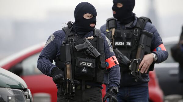 据媒体报道，警方封锁了位于法国巴黎香榭丽舍大街里的马里尼剧院并进行了人员疏散 - 俄罗斯卫星通讯社
