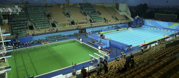 里约奥运泳池一天变绿 - 俄罗斯卫星通讯社