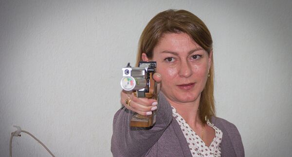 实弹射击选手妮诺·萨卢克瓦泽 - 俄罗斯卫星通讯社