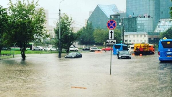 俄天气中心：莫斯科创昼夜降水总量纪录 - 俄罗斯卫星通讯社
