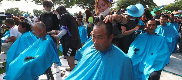 900多名韩国人削发抗议部署美国萨德反导系统 - 俄罗斯卫星通讯社