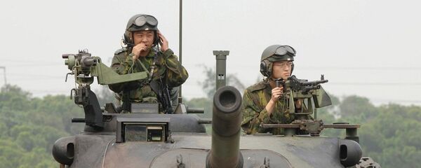 台坦克雨天坠溪 4名士兵死亡 - 俄罗斯卫星通讯社