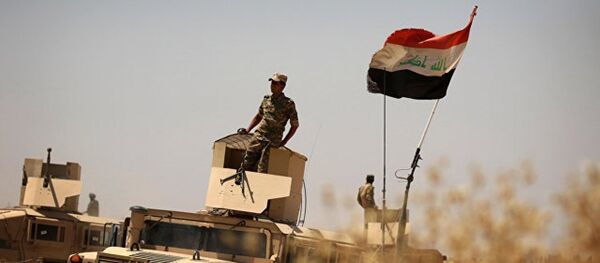 媒體：伊拉克空軍摩蘇爾附近轟炸“伊斯蘭國”石油運輸車隊 - 俄羅斯衛星通訊社