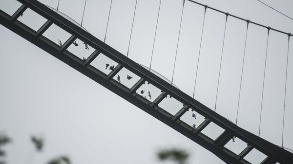 中国开放世界上最长的玻璃大桥 - 俄罗斯卫星通讯社