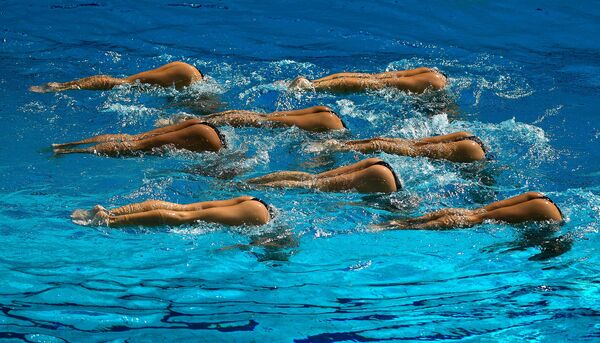 花样游泳比赛中的中国选手 - 俄罗斯卫星通讯社