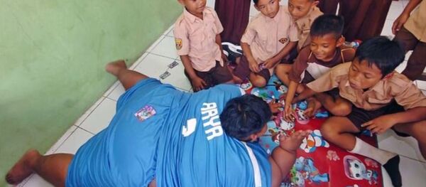 世界上最胖男孩在今年年初之前成功瘦身 - 俄罗斯卫星通讯社