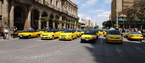 媒體：因50名員工被拘優步公司暫停在阿布扎比工作 - 俄羅斯衛星通訊社