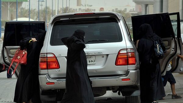 媒体：阿联酋设置女性专用停车场 - 俄罗斯卫星通讯社