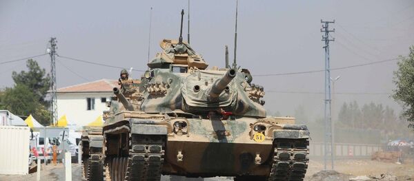 土耳其坦克进入叙利亚阿夫林 - 俄罗斯卫星通讯社
