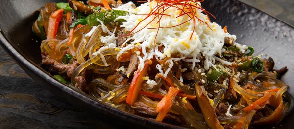 英国主厨在吃掉世界上最辣面条后几分钟变聋 - 俄罗斯卫星通讯社