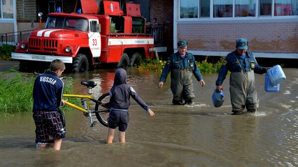 消息人士：俄濱海邊疆區近9000人依然被困洪災區 - 俄羅斯衛星通訊社