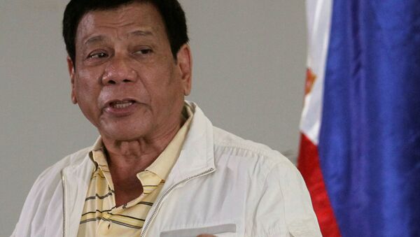菲律宾参议员：总统杜特尔特承认亲自杀死毒贩后或将遭受弹劾 - 俄罗斯卫星通讯社