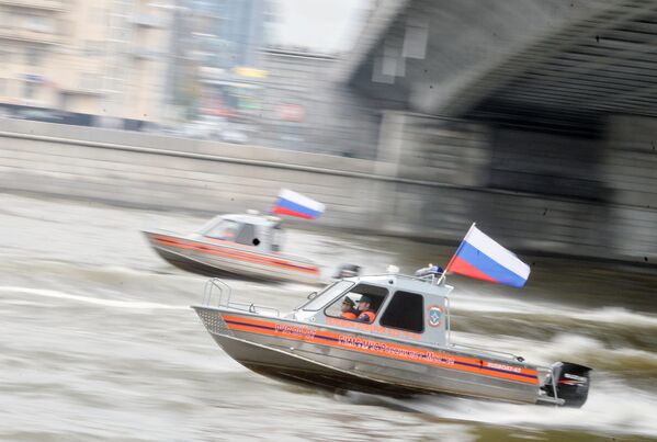 俄羅斯緊急情況部水上救援機構的參與者發言 - 俄羅斯衛星通訊社