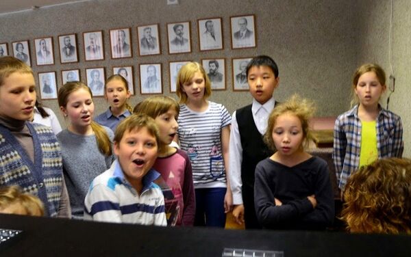 在音乐学校的合唱课上 - 俄罗斯卫星通讯社