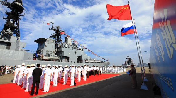 俄中军舰在“东方-2022”演习 上“摧毁”一艘假想敌潜艇 - 俄罗斯卫星通讯社